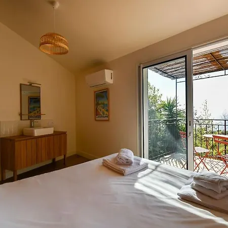 Terracotta - Stunning Sea View & Pool *