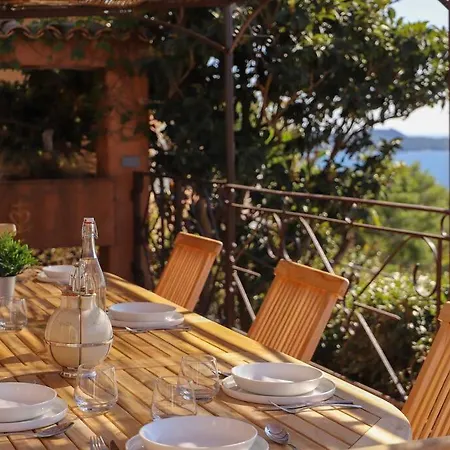 Terracotta - Stunning Sea View & Pool